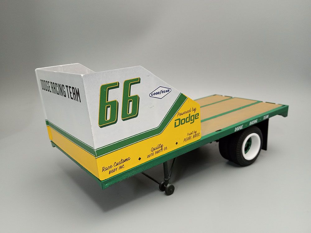 AMT 1/25 1966 Dodge L700 Truck w/ Flatbed Racing Trailer – image 15