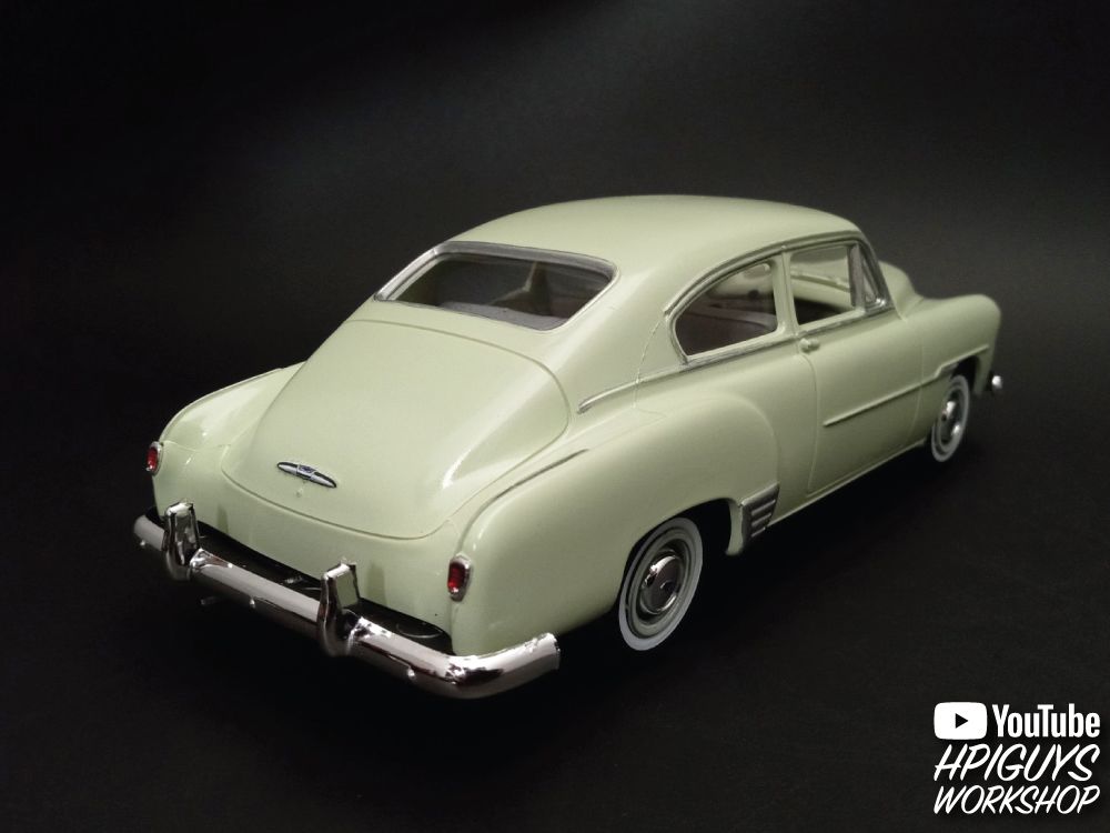AMT 1/25 1951 Chevrolet Fleetline Model Kit (Level 2) – image 8