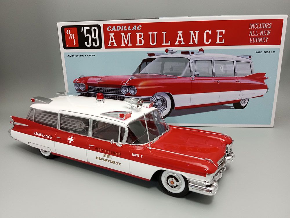 AMT 1/25 1959 Cadillac Ambulance With Gurney – image 13