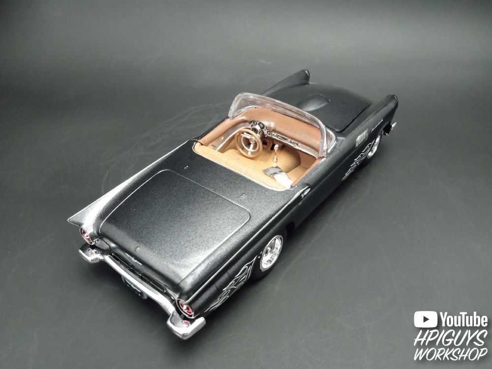 AMT 1/25 1957 Ford Thunderbird – image 8