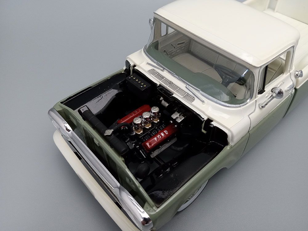 AMT 1/25 1960 Ford F-100 Pickup With Trailer (New Tooling) – image 17