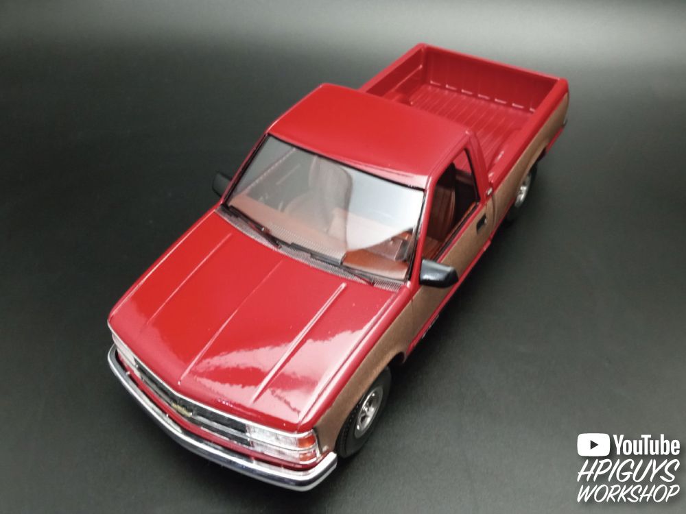 AMT 1/25 1992 Silverado Shortbed Fleetside Pickup Model Level 2 – image 5