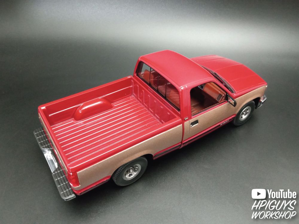 AMT 1/25 1992 Silverado Shortbed Fleetside Pickup Model Level 2 – image 6