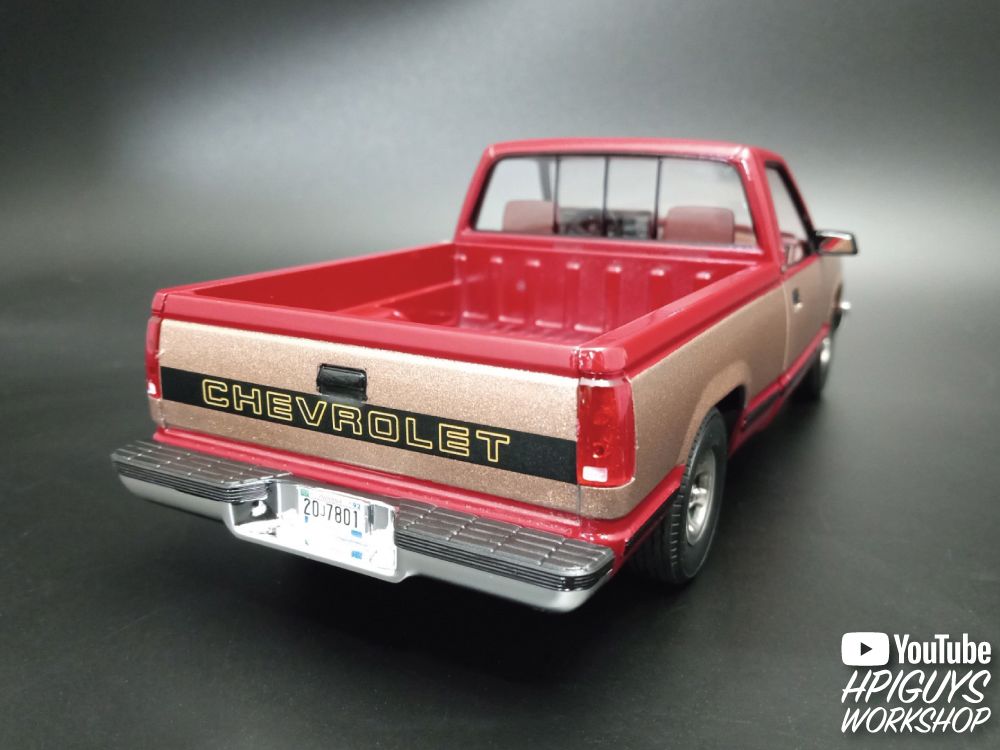 AMT 1/25 1992 Silverado Shortbed Fleetside Pickup Model Level 2 – image 7
