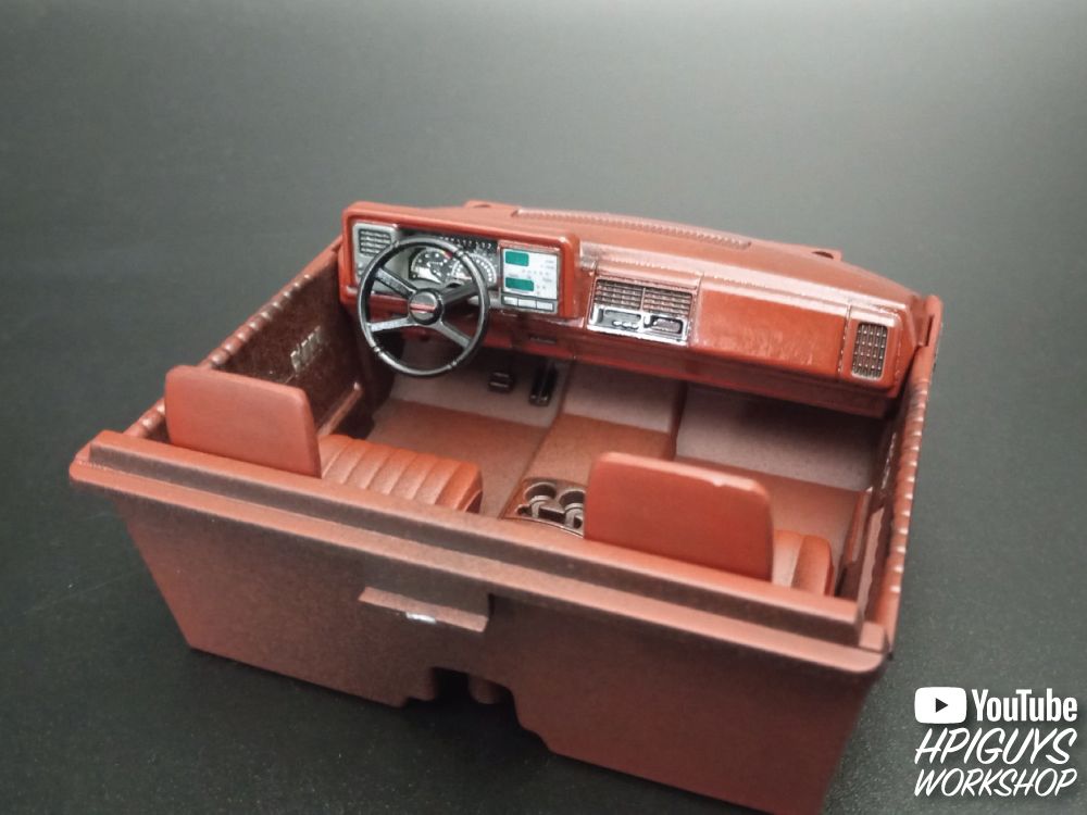 AMT 1/25 1992 Silverado Shortbed Fleetside Pickup Model Level 2 – image 11