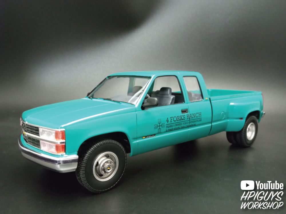AMT 1/25 1996 Chevrolet C-3500 Dually Pickup Easy Build – image 2