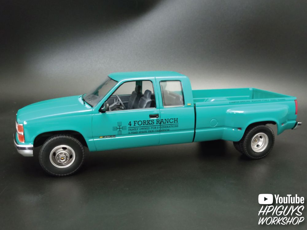 AMT 1/25 1996 Chevrolet C-3500 Dually Pickup Easy Build – image 5