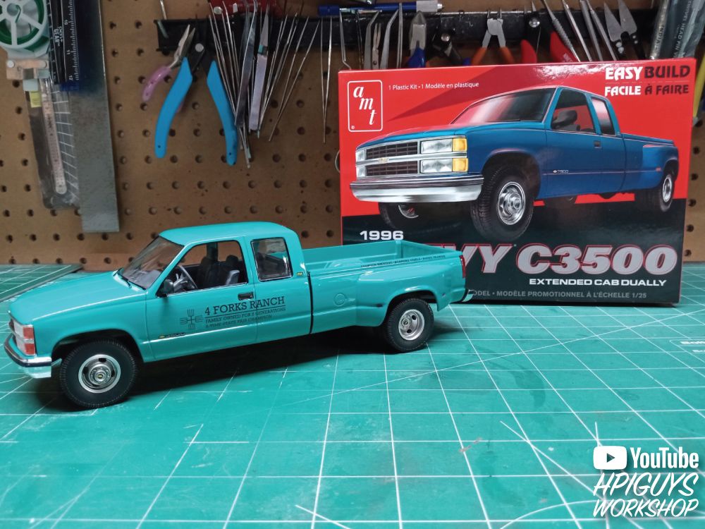 AMT 1/25 1996 Chevrolet C-3500 Dually Pickup Easy Build – image 10