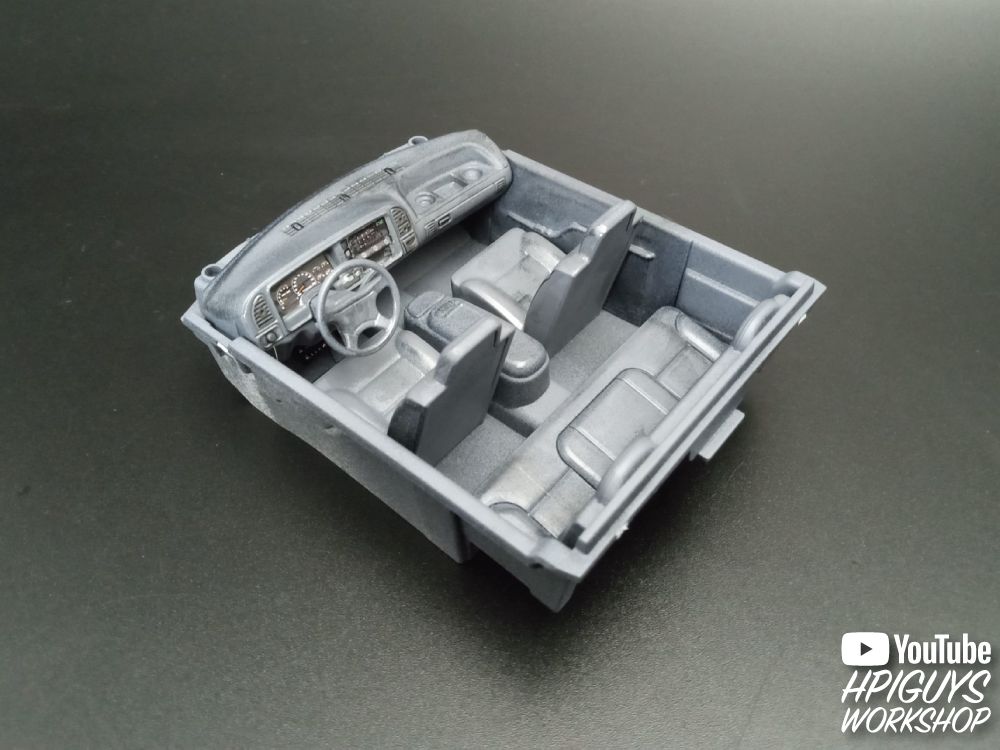 AMT 1/25 1996 Chevrolet C-3500 Dually Pickup Easy Build – image 11