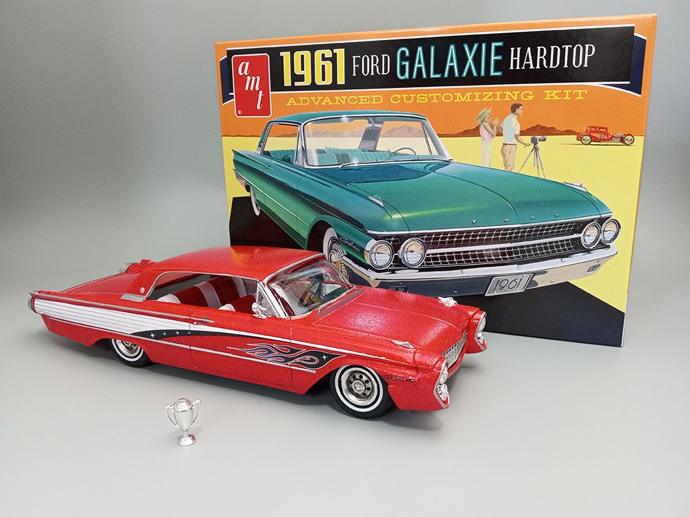 AMT 1/25 1961 Ford Galaxie Hardtop – image 3