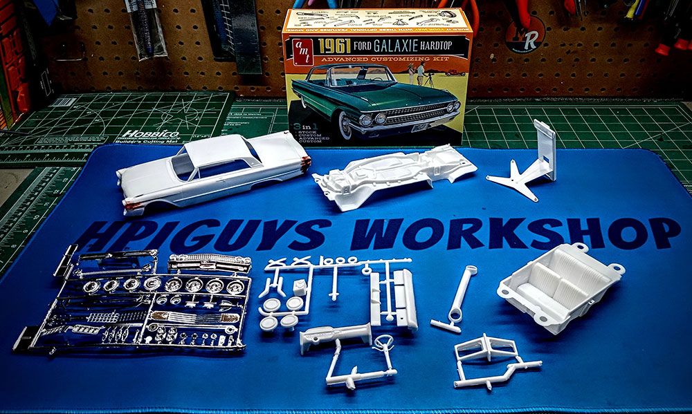 AMT 1/25 1961 Ford Galaxie Hardtop – image 4