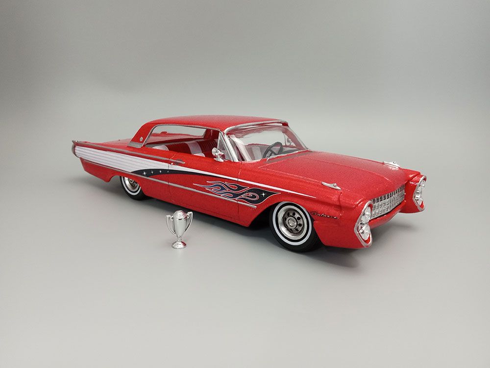 AMT 1/25 1961 Ford Galaxie Hardtop – image 5