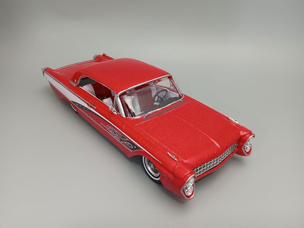 AMT 1/25 1961 Ford Galaxie Hardtop – image 11