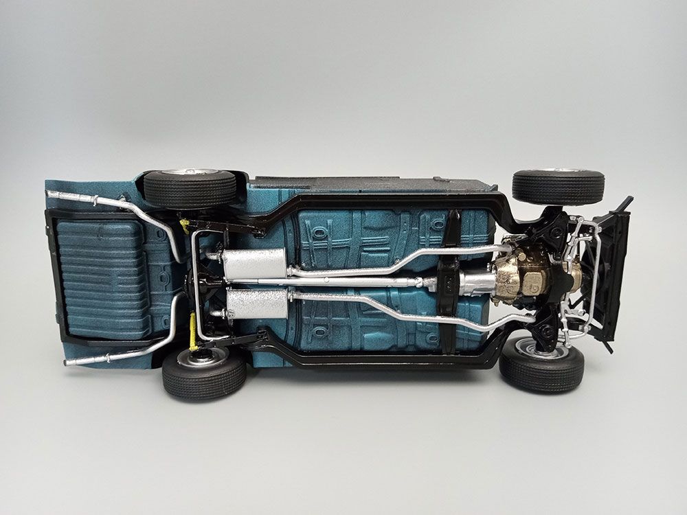 AMT 1/25 1966 Olds 442 Hardtop Model Kit – image 16