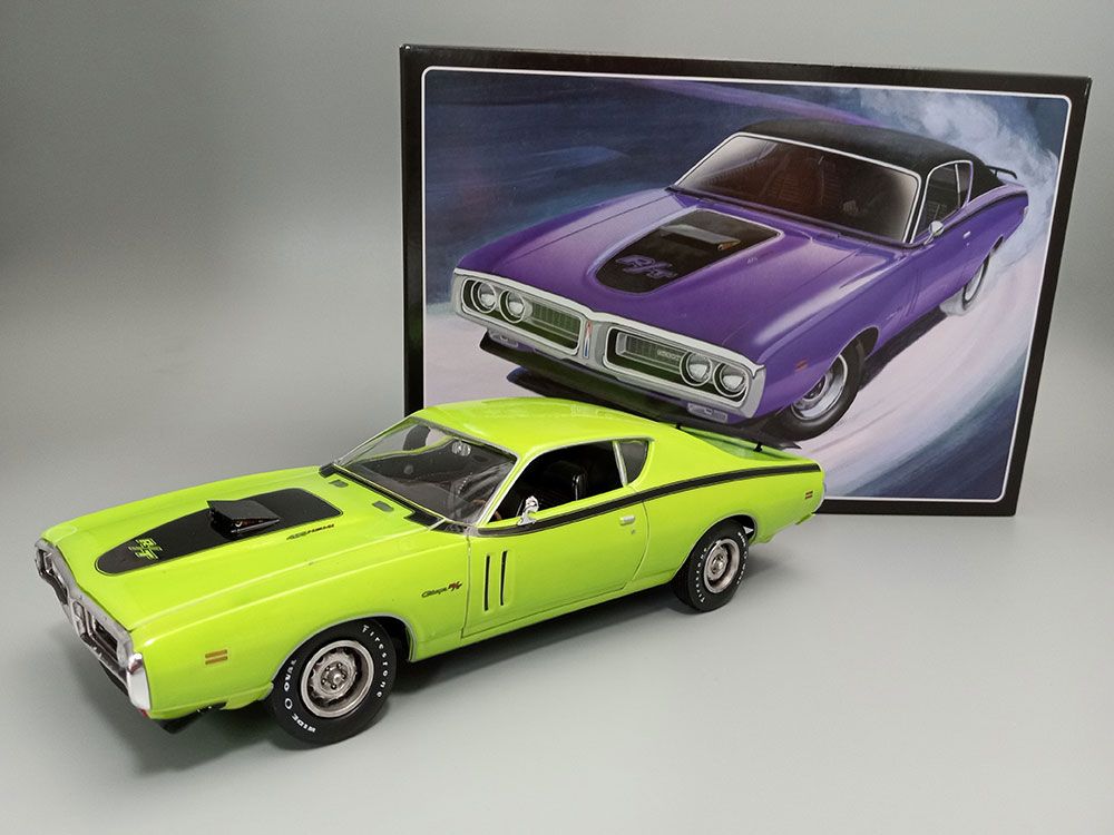 AMT 1/25 1971 Dodge Hemi Charger R/T – image 6
