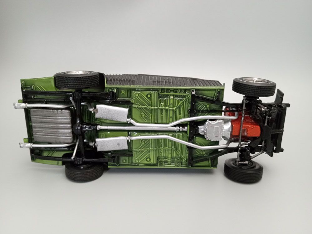 AMT 1/25 1971 Dodge Hemi Charger R/T – image 13
