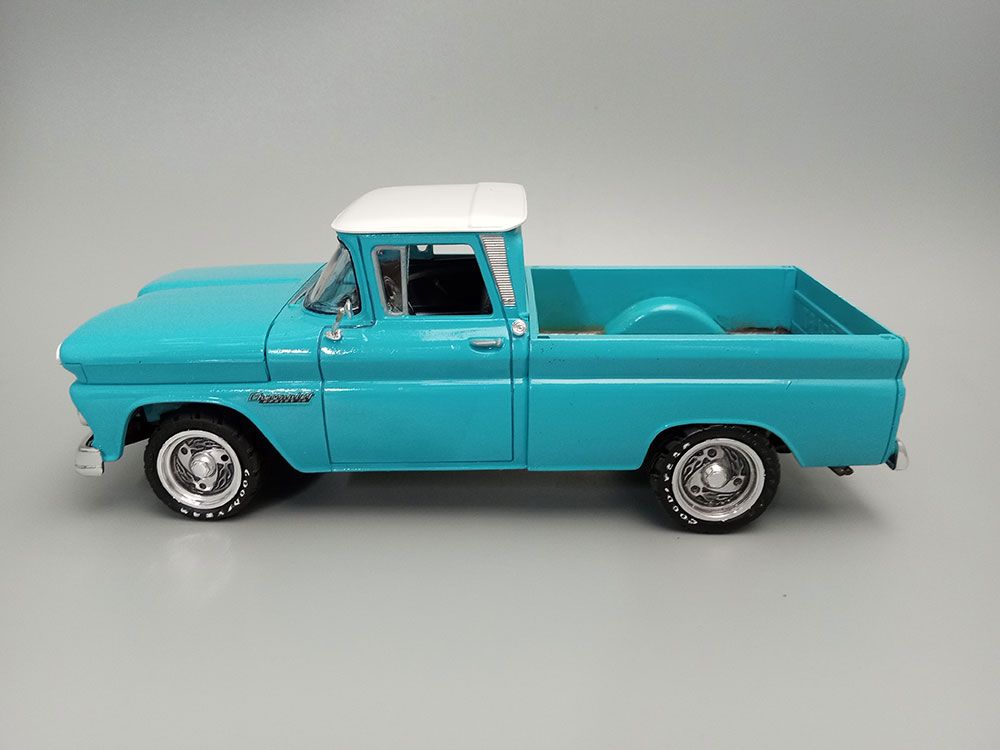 AMT 1/25 1960 Chevy Apache Pickup Street Machine (Level 2) – image 7