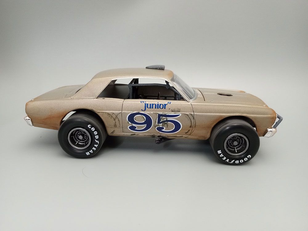 AMT 1/25 1969 Ford Falcon Modified Stocker Model Kit (Level 2) – image 3
