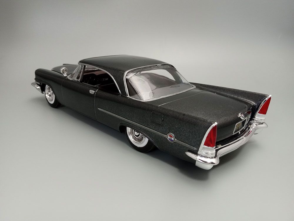 AMT 1/25 1957 Chrysler 300 Custom Version – image 11