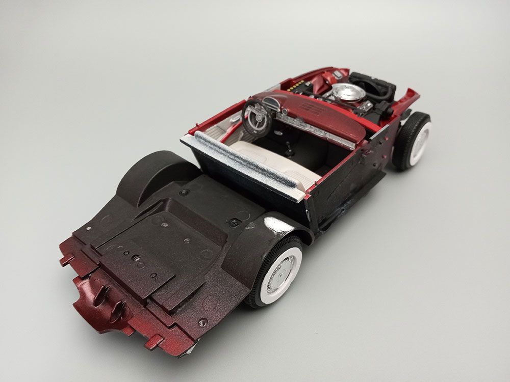 AMT 1/25 1956 Ford Thunderbird (Level 2) – image 6