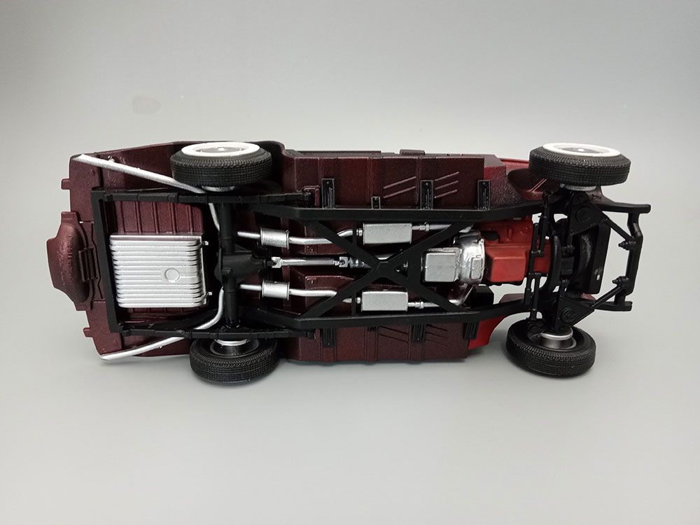 AMT 1/25 1956 Ford Thunderbird (Level 2) – image 8