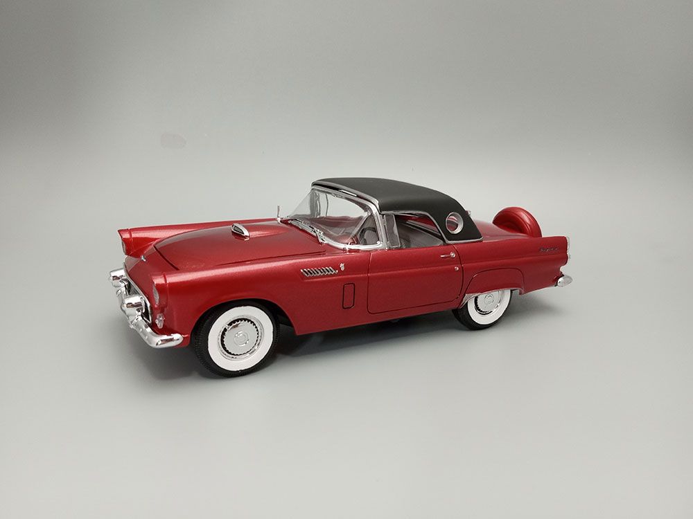 AMT 1/25 1956 Ford Thunderbird (Level 2) – image 11