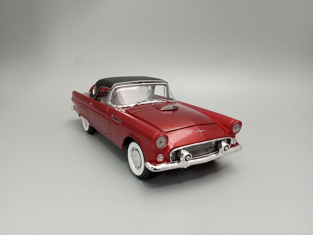 AMT 1/25 1956 Ford Thunderbird (Level 2) – image 12
