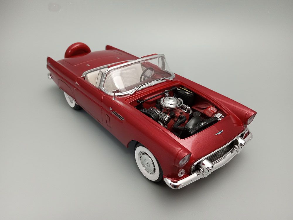 AMT 1/25 1956 Ford Thunderbird (Level 2) – image 14