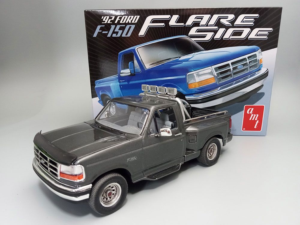 AMT 1/25 1992 Ford F-150 Flareside (Level 2) – image 6