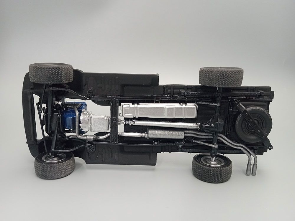 AMT 1/25 1992 Ford F-150 Flareside (Level 2) – image 16