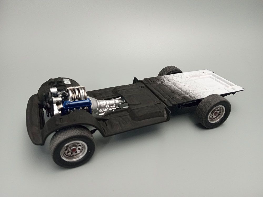 AMT 1/25 1992 Ford F-150 Flareside (Level 2) – image 17