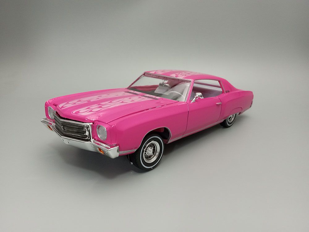 AMT 1/25 1970 Chevy Monte Carlo Lowrider Model Kit (Level 2) – image 3