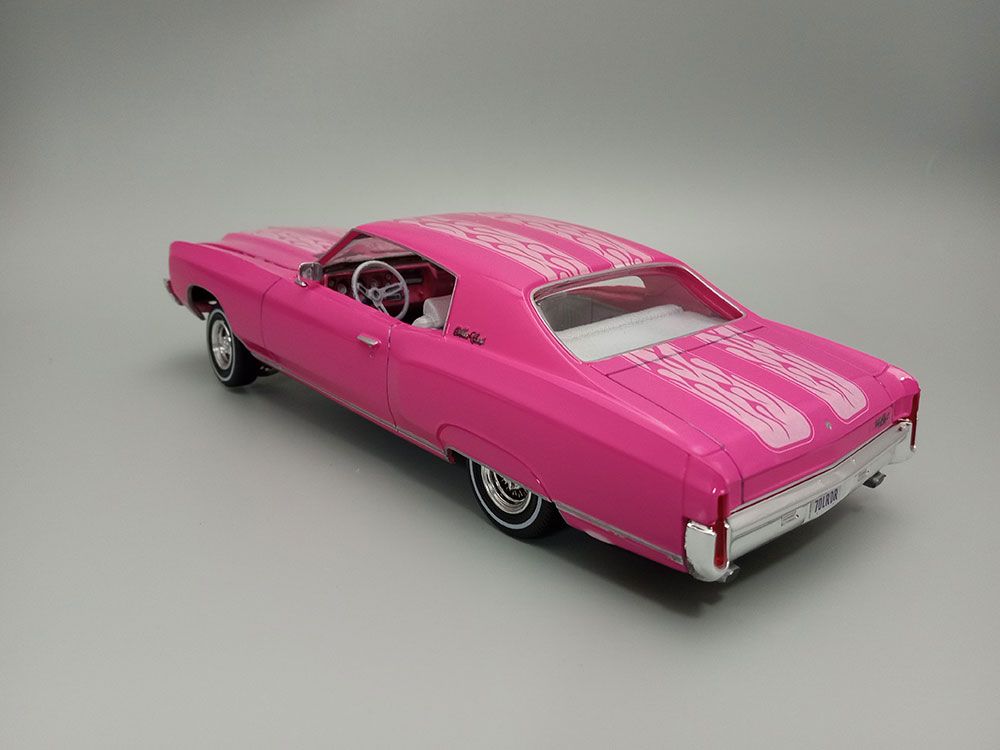 AMT 1/25 1970 Chevy Monte Carlo Lowrider Model Kit (Level 2) – image 4