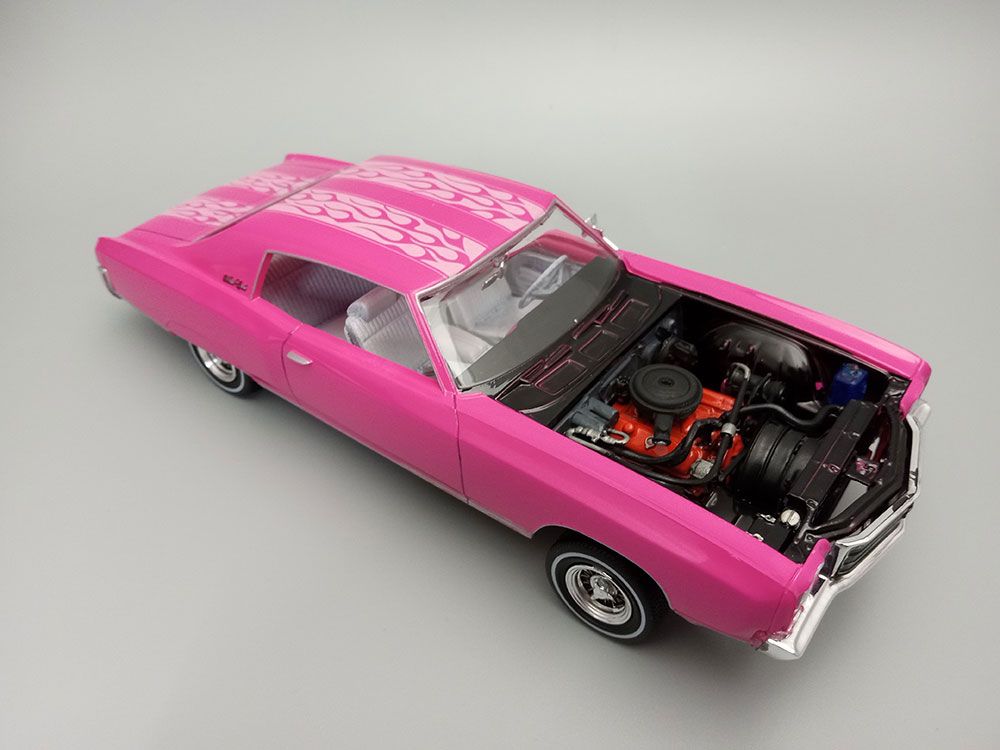AMT 1/25 1970 Chevy Monte Carlo Lowrider Model Kit (Level 2) – image 7