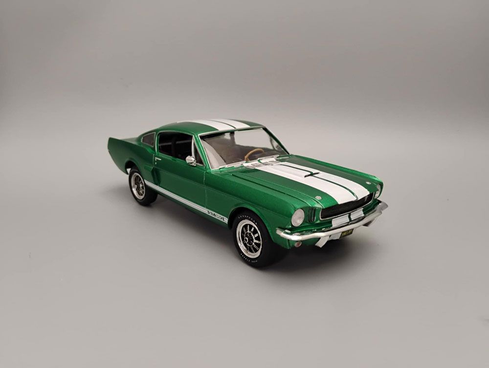 AMT 1/25 1966 Shelby Mustang 350GT Model Kit (Level 2) – image 7