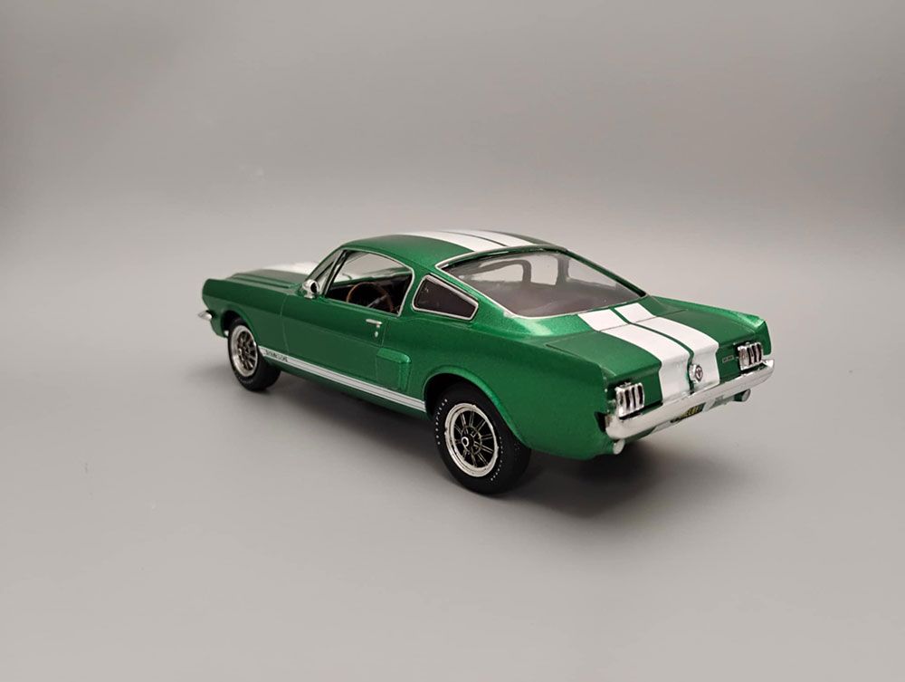 AMT 1/25 1966 Shelby Mustang 350GT Model Kit (Level 2) – image 12