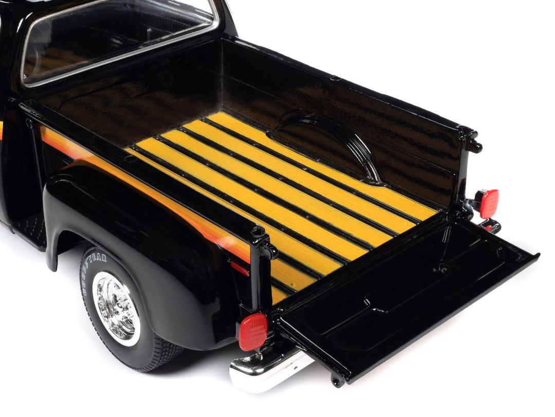 Auto World 1/18 1980 Dodge Pickup Step Side - Black – image 10