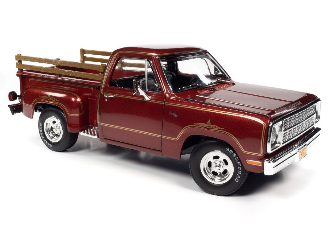 Auto World 1/18 1979 Dodge D100 Stepside Warlock II – image 4