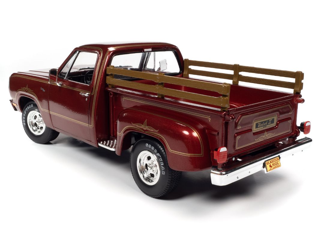 Auto World 1/18 1979 Dodge D100 Stepside Warlock II – image 5