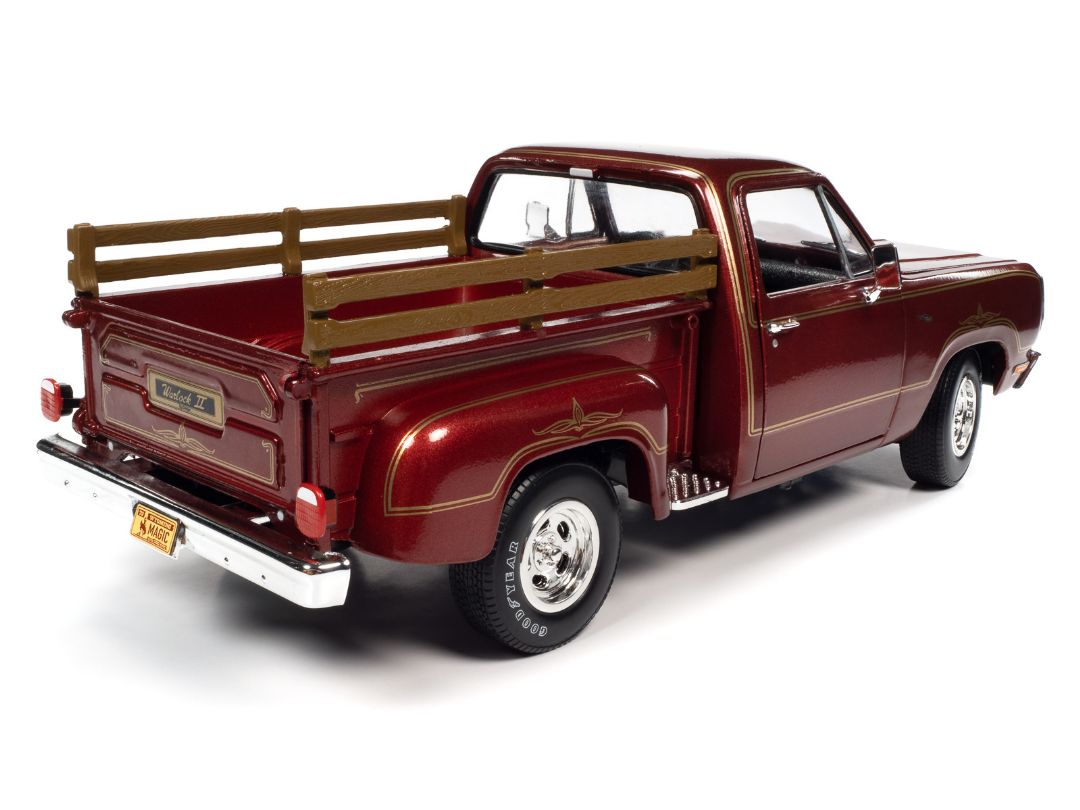 Auto World 1/18 1979 Dodge D100 Stepside Warlock II – image 7