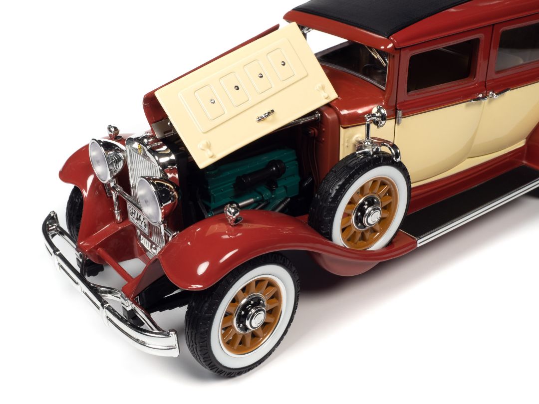 Auto World 1/18 1931 Peerless Master 8 Sedan - Maroon & Cream – image 3