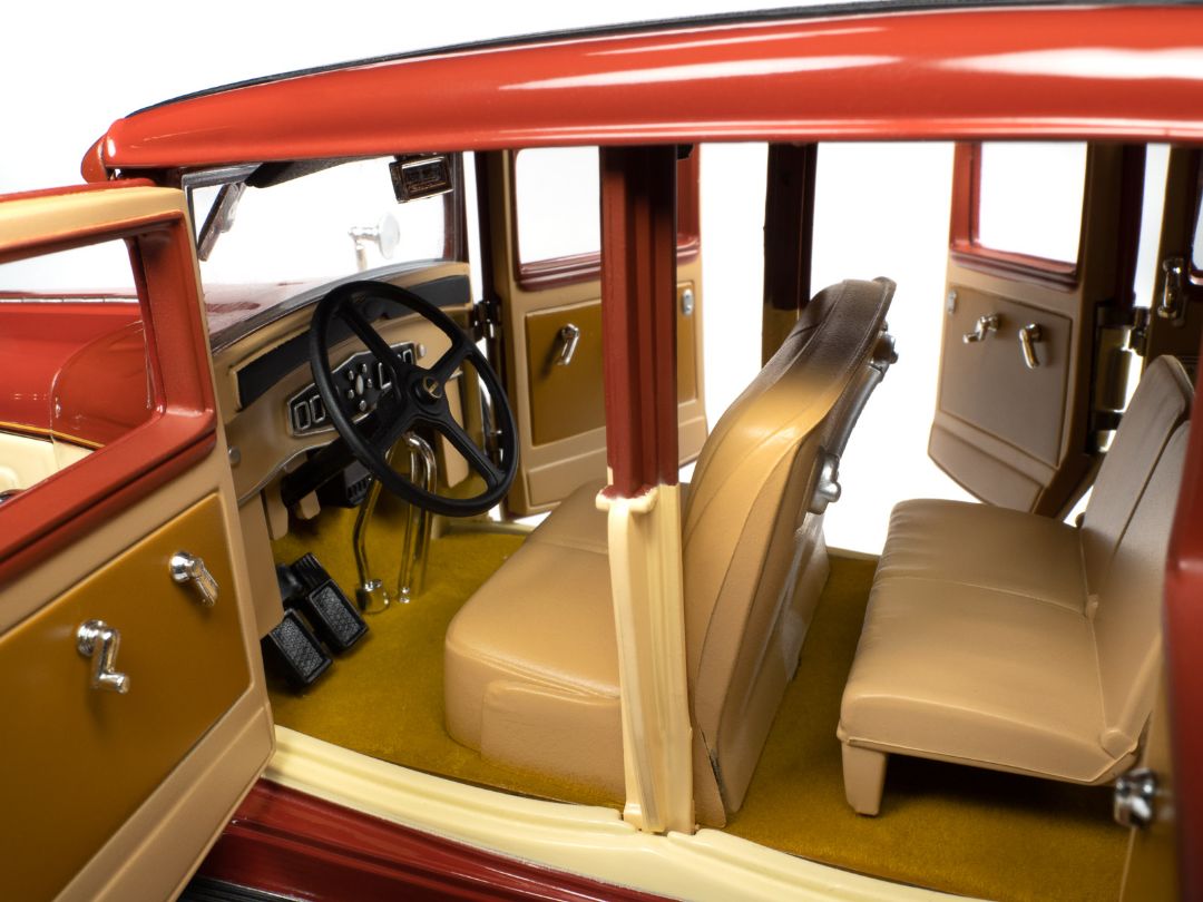 Auto World 1/18 1931 Peerless Master 8 Sedan - Maroon & Cream – image 4