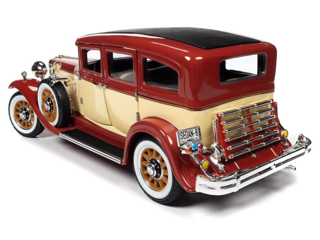 Auto World 1/18 1931 Peerless Master 8 Sedan - Maroon & Cream – image 6