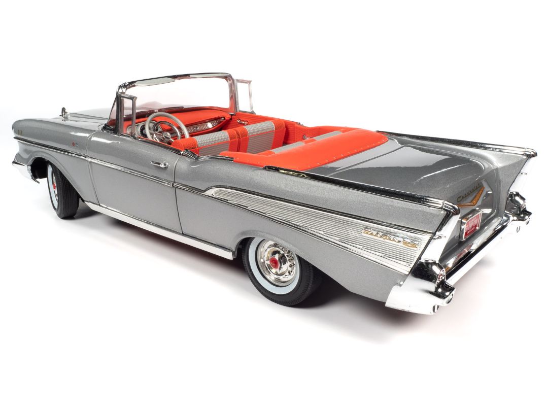 Auto World 1/18 1957 Chevrolet Bel Air Convertible – image 3