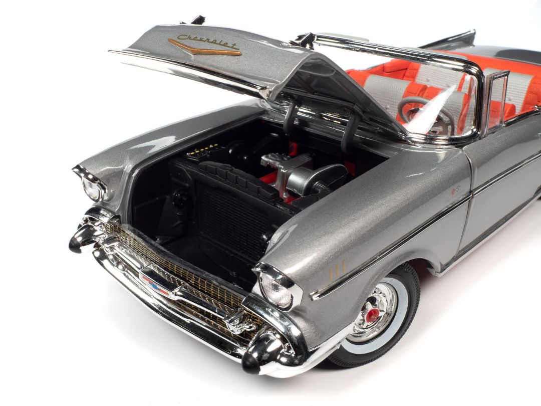 Auto World 1/18 1957 Chevrolet Bel Air Convertible – image 6