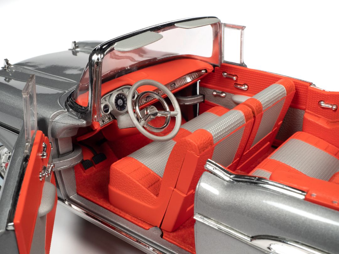 Auto World 1/18 1957 Chevrolet Bel Air Convertible – image 8