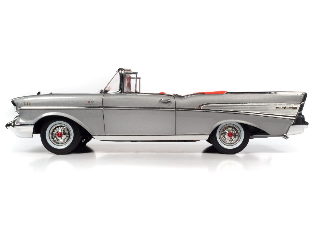 Auto World 1/18 1957 Chevrolet Bel Air Convertible – image 9