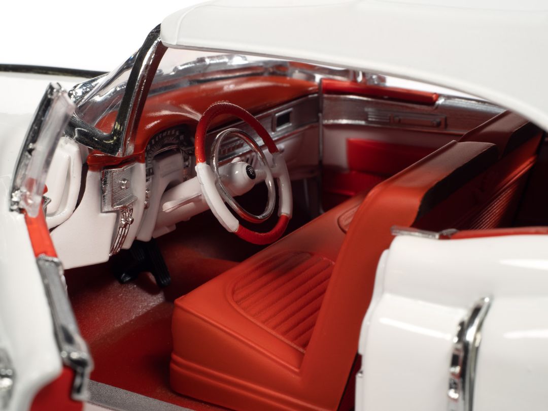 Auto World 1/18 1953 Cadillac Eldorado Convertible Alpine White – image 8