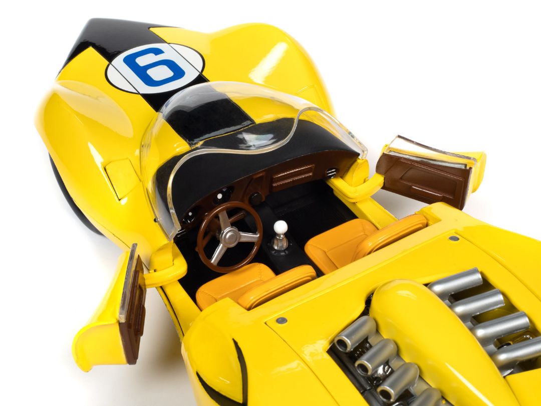 Auto World 1/18 Speed Racer Shooting Star with Racer X Figure – image 10