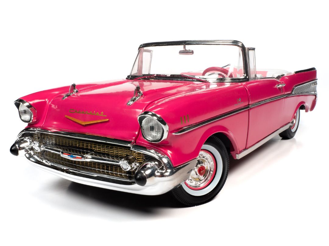 Auto World 1/18 Barbie 1957 Chevy Convertible  - Pink – image 2
